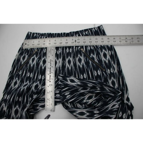 Athleta Women's 4 Blue White Ikat Reflection Aspire‎ Ankle Pants stretch pockets - Picture 7 of 10